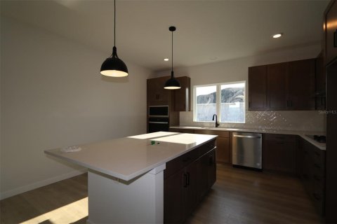 Casa en venta en Wesley Chapel, Florida, 3 dormitorios, 186.18 m2 № 1769561 - foto 7