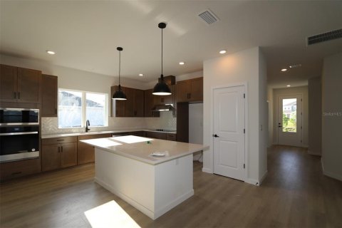 Casa en venta en Wesley Chapel, Florida, 3 dormitorios, 186.18 m2 № 1769561 - foto 6