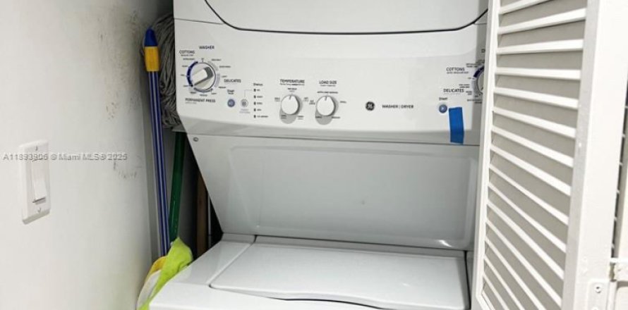 Студия в кондо в Майами, Флорида № 1947314