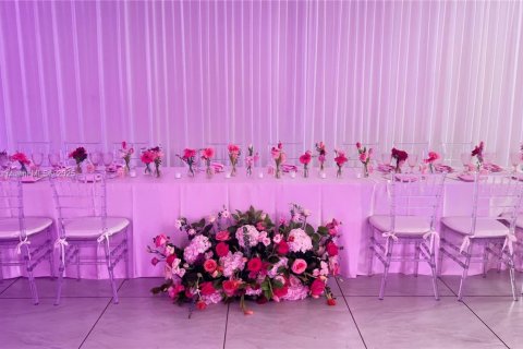 Propiedad comercial en venta en Miami, Florida № 1970486 - foto 4