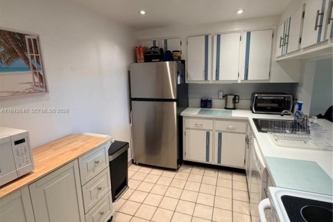 Купить кондоминиум в Дания-Бич, Флорида 1 спальня, 83.61м2, № 1999336 - фото 14