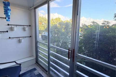 Купить кондоминиум в Дания-Бич, Флорида 1 спальня, 83.61м2, № 1999336 - фото 7