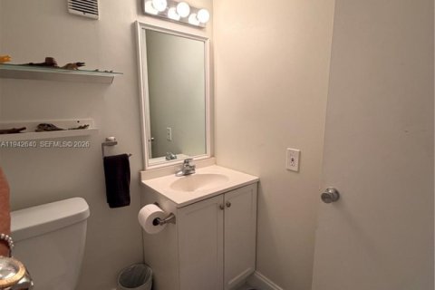 Купить кондоминиум в Дания-Бич, Флорида 1 спальня, 83.61м2, № 1999336 - фото 20