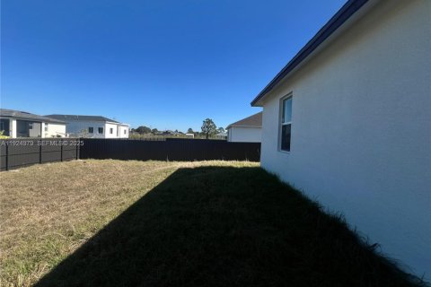 Снять в аренду виллу или дом в Лихай-Эйкерс, Флорида 4 спальни, 142.51м2, № 1983486 - фото 4