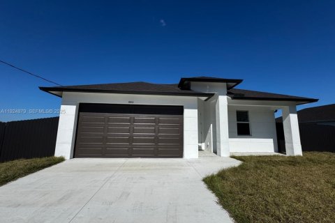Дом в Лихай-Эйкерс, Флорида 4 спальни, 142.51м2 № 1983486