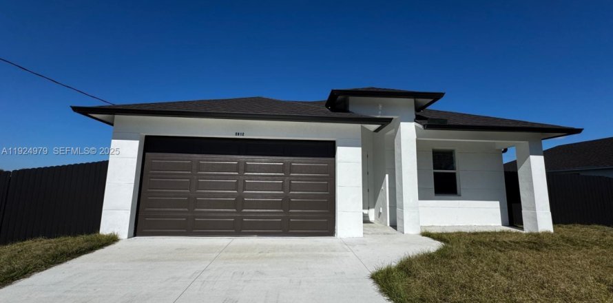 Дом в Лихай-Эйкерс, Флорида 4 спальни, 142.51м2 № 1983486