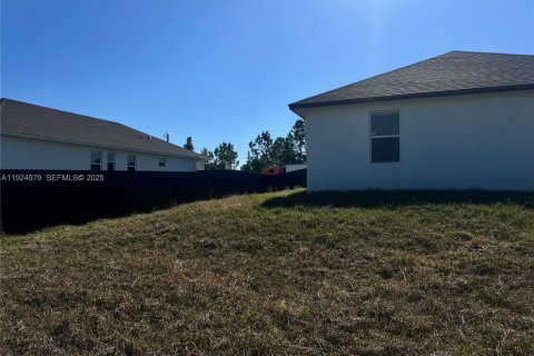 Снять в аренду виллу или дом в Лихай-Эйкерс, Флорида 4 спальни, 142.51м2, № 1983486 - фото 5