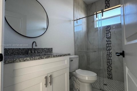 Снять в аренду виллу или дом в Лихай-Эйкерс, Флорида 4 спальни, 142.51м2, № 1983486 - фото 12