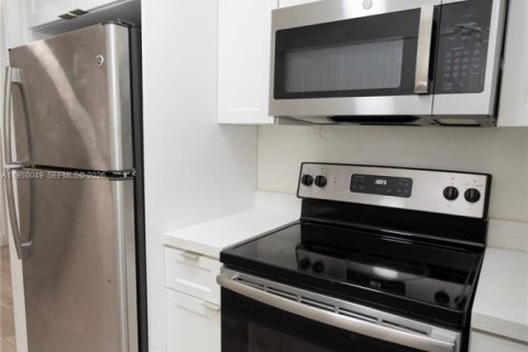 Снять в аренду виллу или дом в Майами, Флорида 3 спальни, 263.75м2, № 2005947 - фото 7