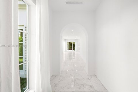 Townhouse in Coral Gables, Florida 4 bedrooms, 237.83 sq.m. № 2000971 - photo 5