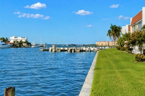 Copropriété à vendre à St. Lucie, Floride: 2 chambres, 101.45 m2 № 2241464 - photo 27