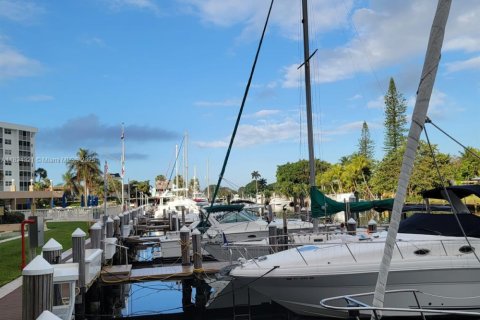 Condo in Pompano Beach, Florida, 2 bedrooms  № 1790126 - photo 22