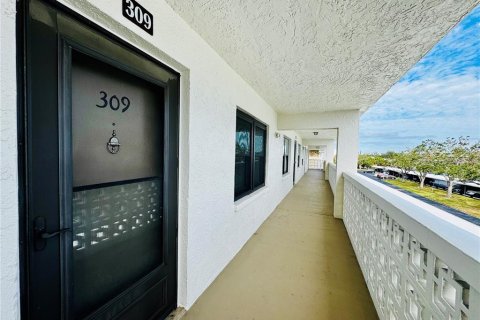 Copropriété à vendre à Saint Petersburg, Floride: 2 chambres, 95.22 m2 № 1568516 - photo 2