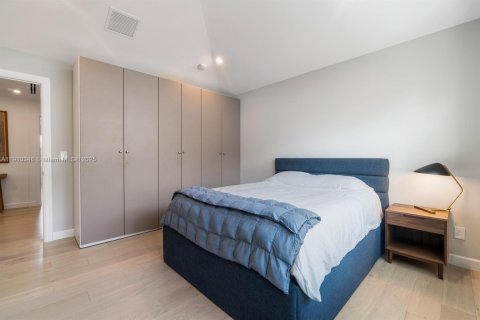 House in Aventura, Florida 5 bedrooms, 326.18 sq.m. № 2055133 - photo 28