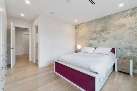 House in Aventura, Florida 5 bedrooms, 326.18 sq.m. № 2055133 - photo 23