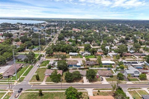 House in Eustis, Florida 3 bedrooms, 162.58 sq.m. № 1801290 - photo 27