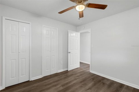 House in Eustis, Florida 3 bedrooms, 162.58 sq.m. № 1801290 - photo 19