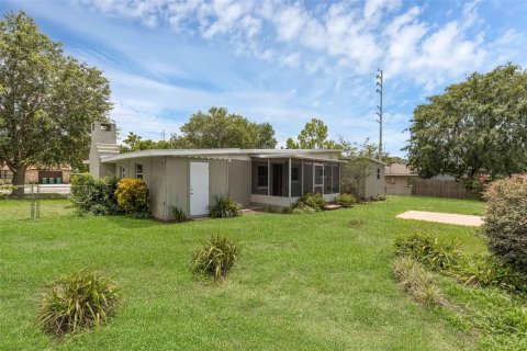 House in Eustis, Florida 3 bedrooms, 162.58 sq.m. № 1801290 - photo 25