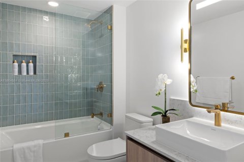 Condo in Miami, Florida, 3 bedrooms  № 1861546 - photo 29
