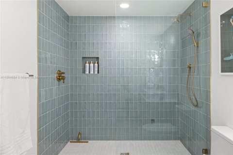 Condo in Miami, Florida, 3 bedrooms  № 1861546 - photo 16