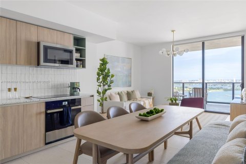 Condo in Miami, Florida, 3 bedrooms  № 1861546 - photo 8