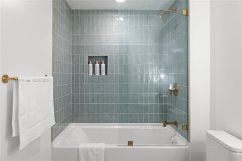 Condo in Miami, Florida, 3 bedrooms  № 1861546 - photo 30