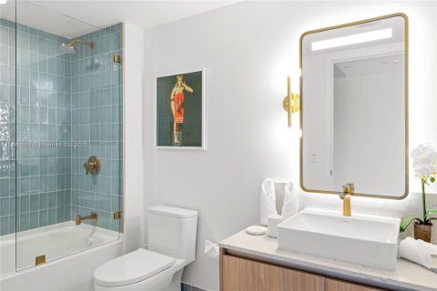 Condo in Miami, Florida, 3 bedrooms  № 1861546 - photo 22