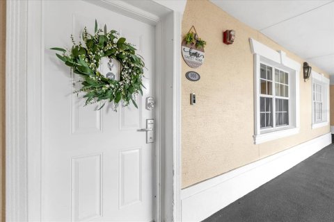Copropriété à vendre à Four Corners, Floride: 3 chambres, 156.63 m2 № 2204714 - photo 2