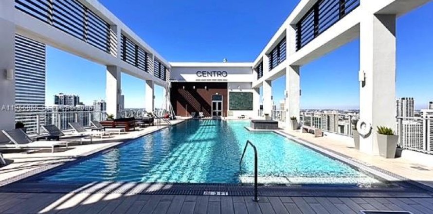 Кондоминиум с 1 спальней в Майами, Флорида № 2023697