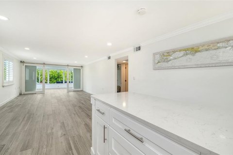 Copropriété à vendre à Longboat Key, Floride: 2 chambres, 102.47 m2 № 2419079 - photo 12