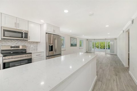 Copropriété à vendre à Longboat Key, Floride: 2 chambres, 102.47 m2 № 2419079 - photo 6