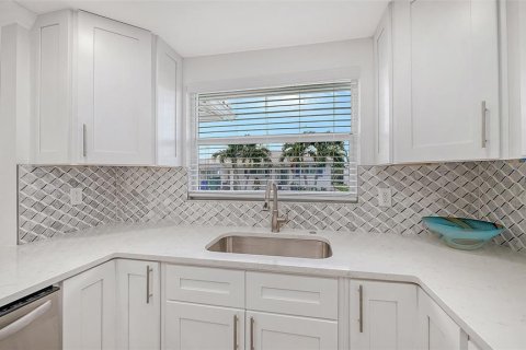 Copropriété à vendre à Longboat Key, Floride: 2 chambres, 102.47 m2 № 2419079 - photo 10