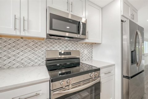 Copropriété à vendre à Longboat Key, Floride: 2 chambres, 102.47 m2 № 2419079 - photo 11