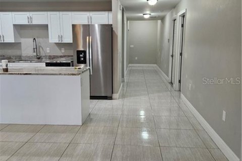 Immobilier commercial à vendre à Lehigh Acres, Floride: 6 chambres, 220.74 m2 № 1771794 - photo 3