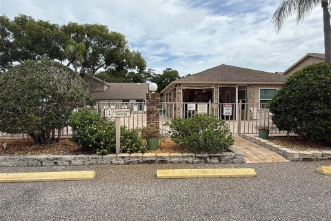 Villa ou maison à vendre à New Port Richey, Floride: 2 chambres, 87.33 m2 № 2147657 - photo 23