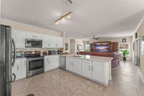 Villa ou maison à vendre à Kissimmee, Floride: 4 chambres, 264.49 m2 № 1856012 - photo 8