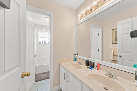 Villa ou maison à vendre à Kissimmee, Floride: 4 chambres, 264.49 m2 № 1856012 - photo 28