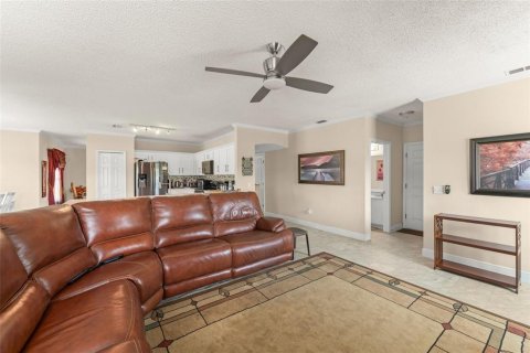 Villa ou maison à vendre à Kissimmee, Floride: 4 chambres, 264.49 m2 № 1856012 - photo 16