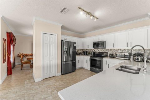 Villa ou maison à vendre à Kissimmee, Floride: 4 chambres, 264.49 m2 № 1856012 - photo 10