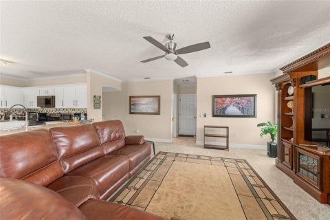 Villa ou maison à vendre à Kissimmee, Floride: 4 chambres, 264.49 m2 № 1856012 - photo 15