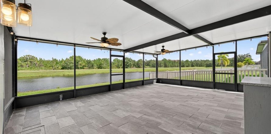 Villa ou maison à Riverview, Floride 4 chambres, 236.53 m2 № 1902798