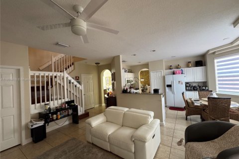 House in Doral, Florida 4 bedrooms, 214.05 sq.m. № 1864535 - photo 20