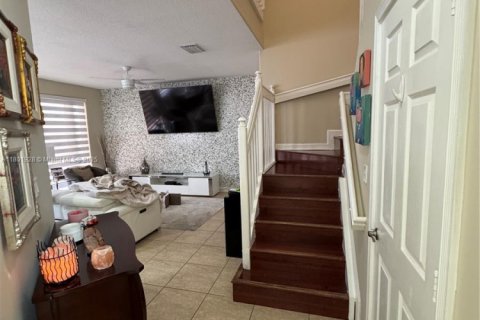 House in Doral, Florida 4 bedrooms, 214.05 sq.m. № 1864535 - photo 22