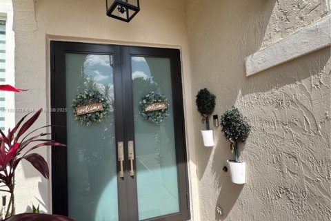 House in Doral, Florida 4 bedrooms, 214.05 sq.m. № 1864535 - photo 7