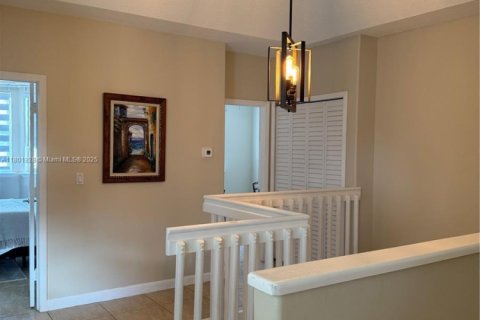 House in Doral, Florida 4 bedrooms, 214.05 sq.m. № 1864535 - photo 26