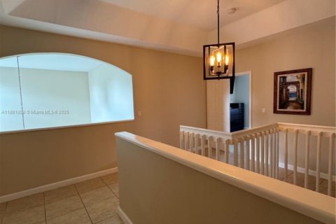 House in Doral, Florida 4 bedrooms, 214.05 sq.m. № 1864535 - photo 27