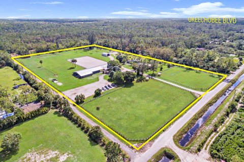 House in Loxahatchee Groves, Florida 2 bedrooms, 300.35 sq.m. № 970202 - photo 1