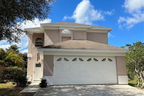 House in Palm Harbor, Florida 3 bedrooms, 137.68 sq.m. № 2393959