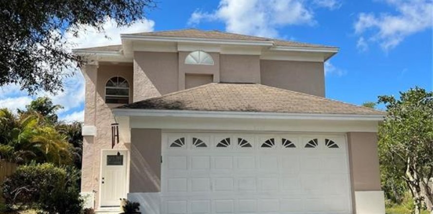 House in Palm Harbor, Florida 3 bedrooms, 137.68 sq.m. № 2393959