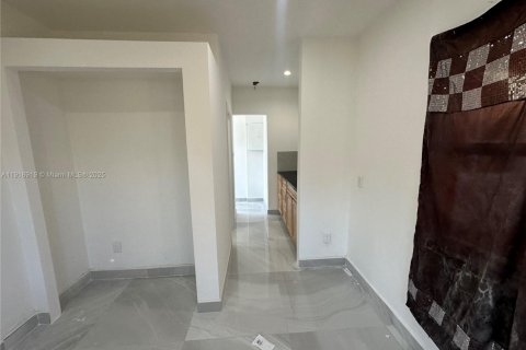 Снять в аренду коммерческую недвижимость в Форт-Лодердейл, Флорида 1 спальня, 27.87м2, № 1973299 - фото 6